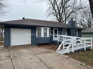 11037 Greenwood Rd, Kansas City, MO 64134