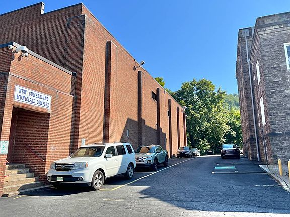 3rd image of 104 N Court St