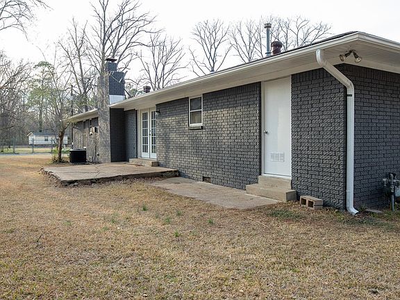 3rd image of 1347 Lee St