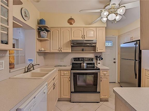 2nd image of 4628 Bougainvilla Dr