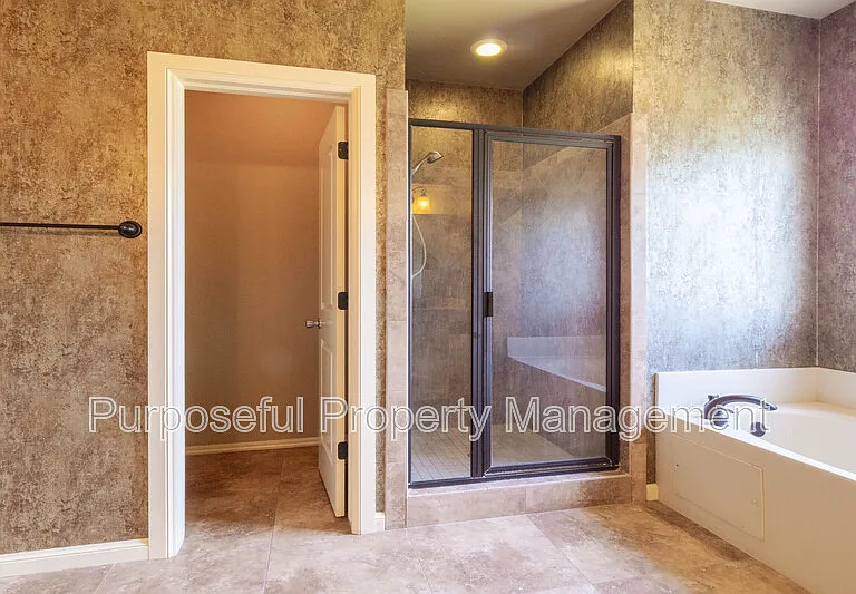 9008 NW 79th St — Photo 22