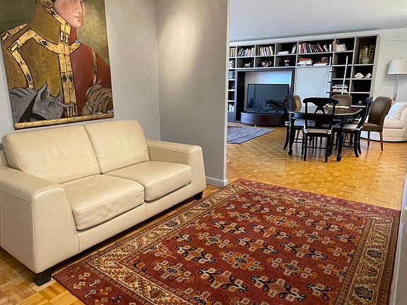 5th image of 48 Longwood Ave #705