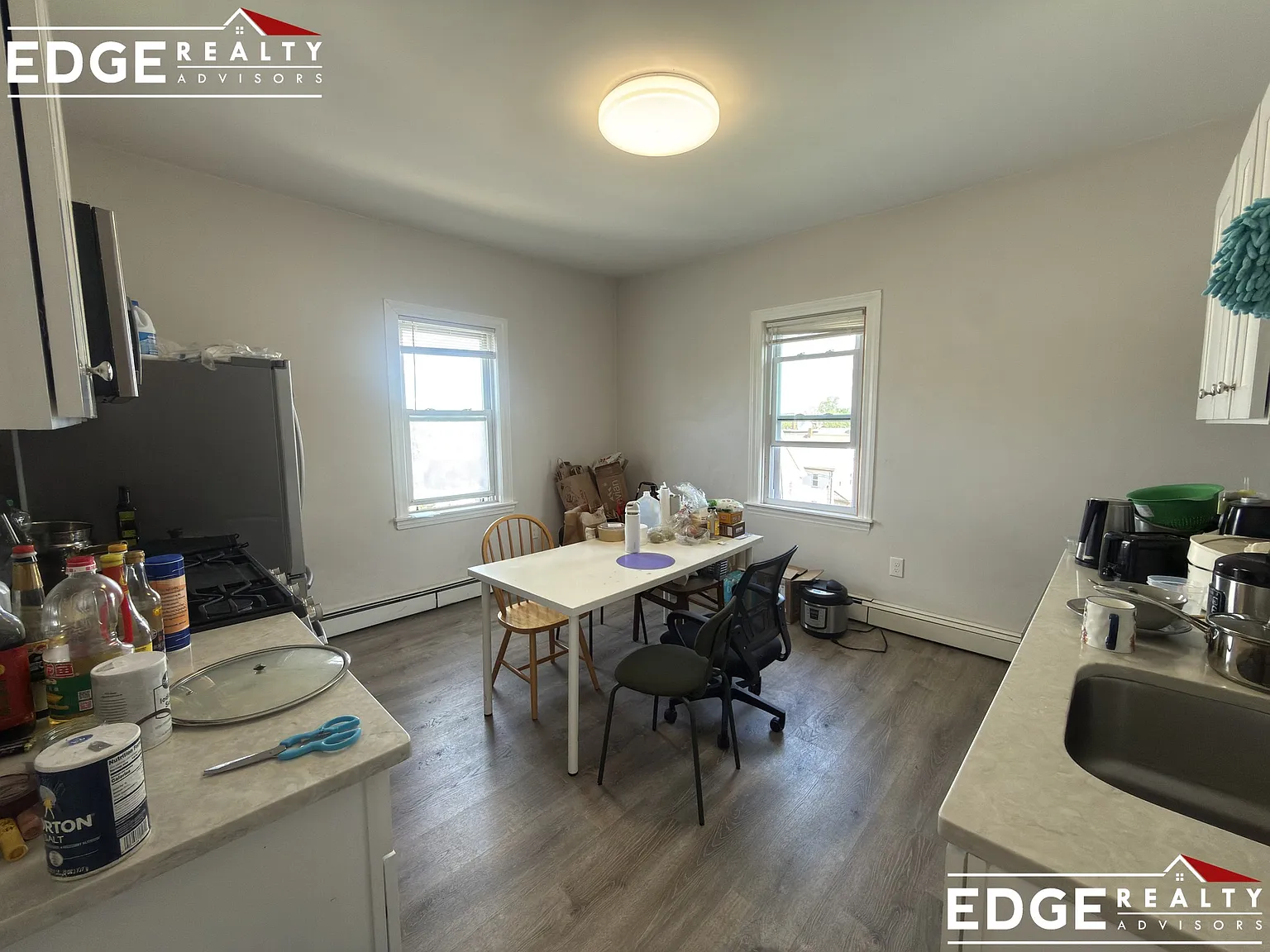 3 bed, 1100 sqft, $3,500 — Photo 3