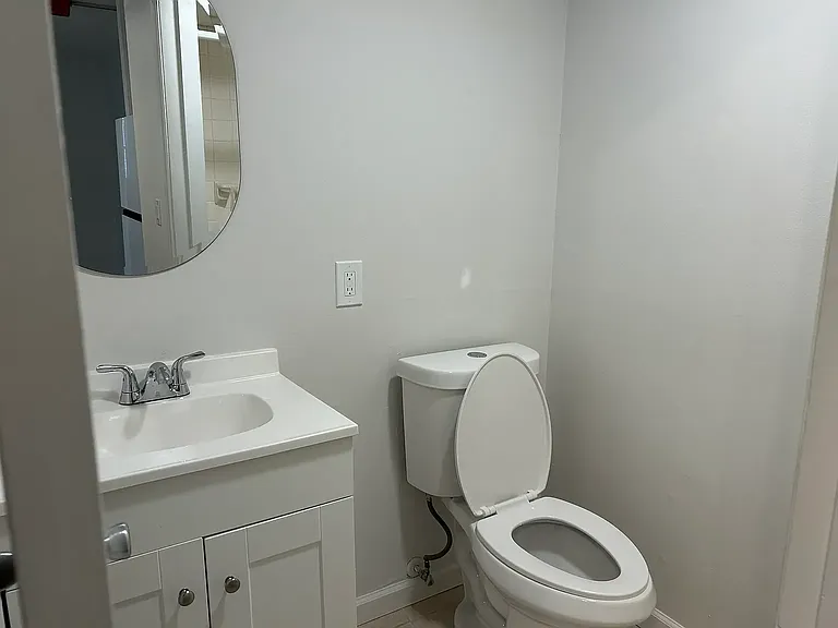 411-431 N Main St #20 — Photo 9