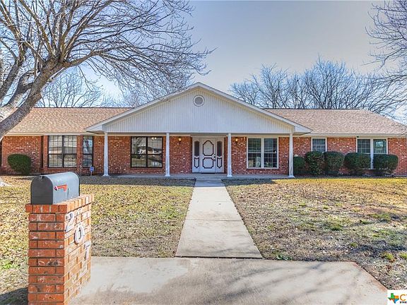 3rd image of 207 Cottonwood Dr