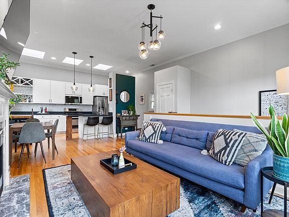 5th image of 3051 N Clifton Ave