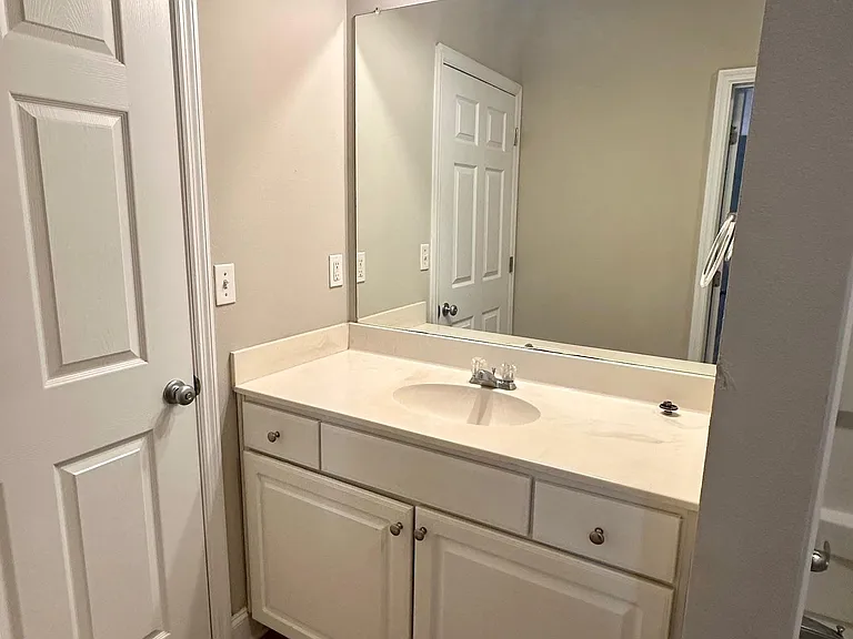 900 Dean Lee Dr #206 — Photo 13