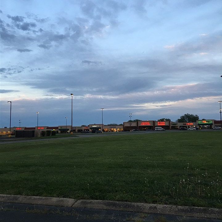 2nd image of W Reelfoot Ave