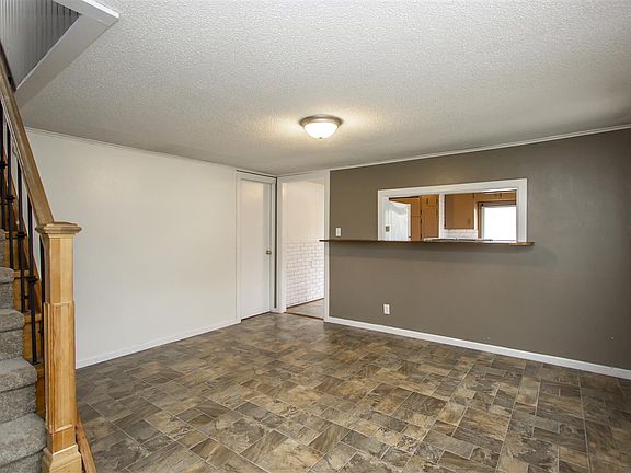 4th image of 324 7th Ave NW