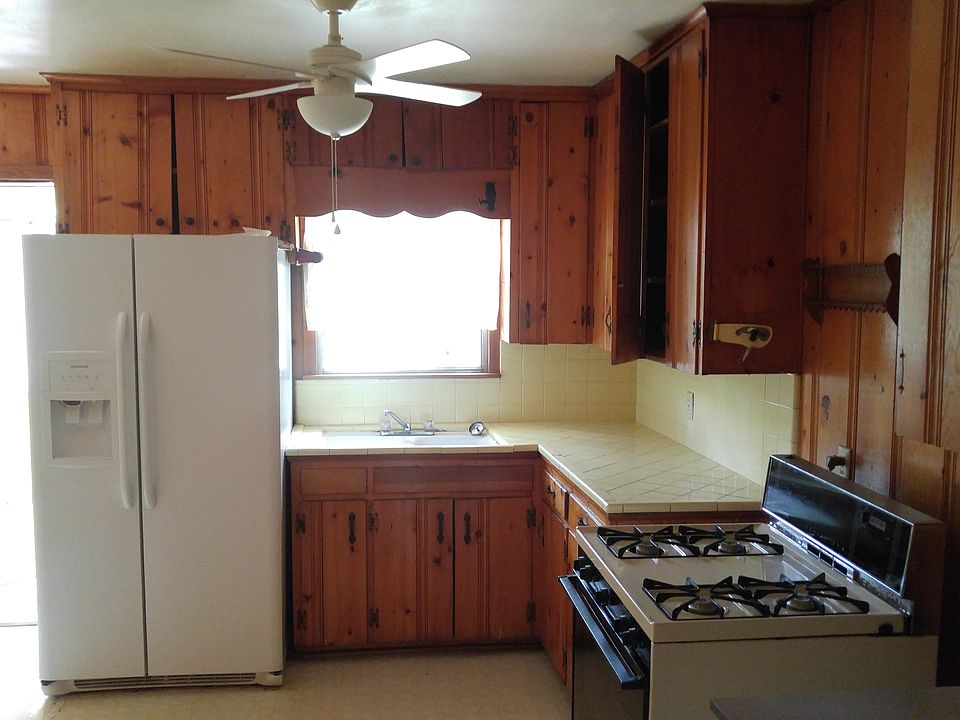 1st image of 127 Peach Tree Dr