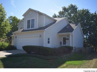 27 Nob Hill Dr, Jacksonville, IL 62650