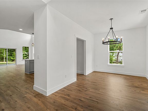 5th image of 5 Chickamauga Ln