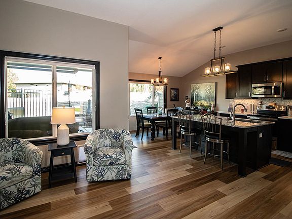 4th image of 2418 E Madison Ave #2703