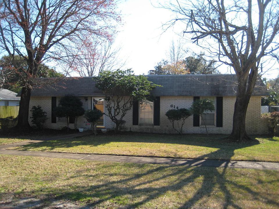 1st image of 614 Mountain Dr