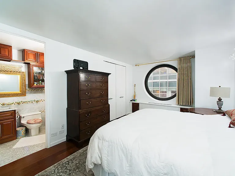 161 W 61st St #3F — Photo 9