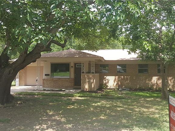 3rd image of 3833 Bonnie Dr
