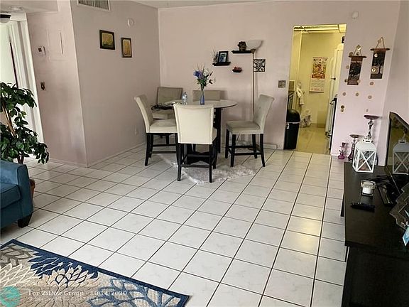 4th image of 11486 Royal Palm Blvd