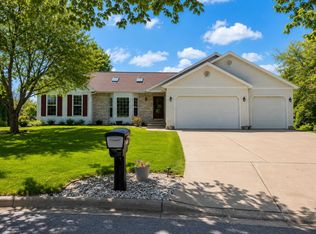1331 Pinnacle Cir, Sun Prairie, WI 53590