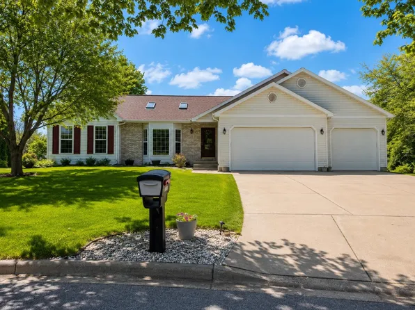 1331 Pinnacle Cir, Sun Prairie, WI 53590