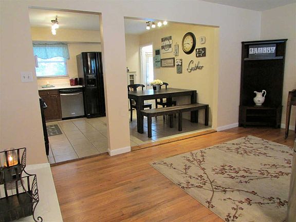 3rd image of 5091 Fullerton Dr