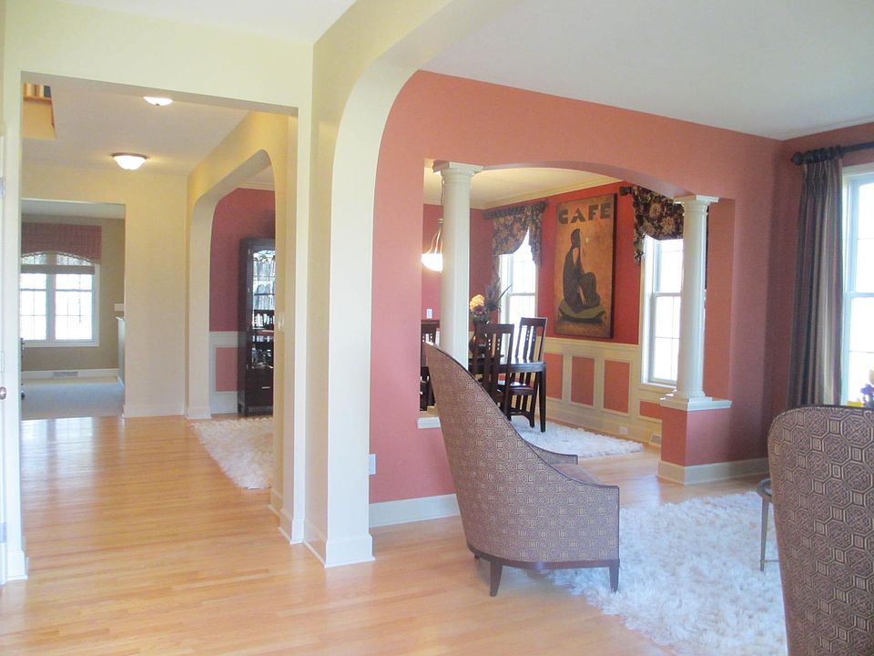 1st image of 28 Shelbourne Dr