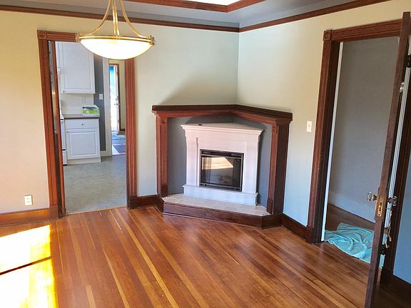 5th image of 6208 S Montgomery St