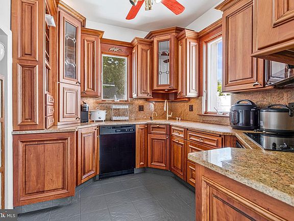 5th image of 4011 27th St