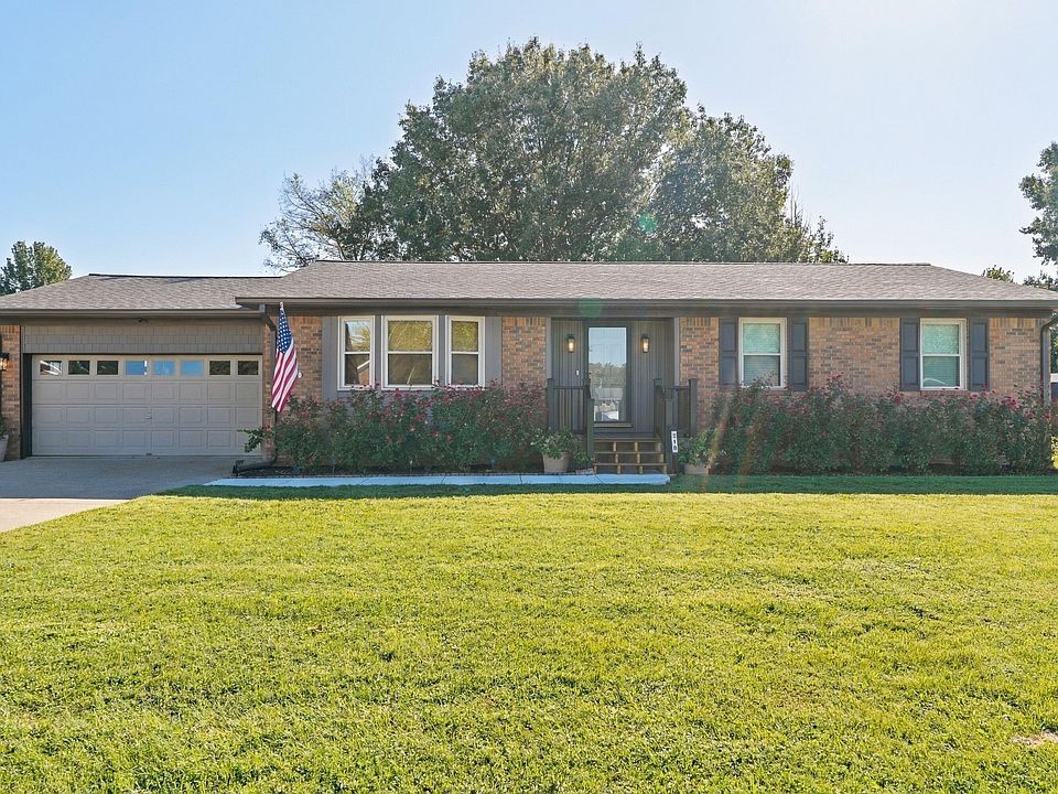 1st image of 210 Chadwick Dr