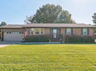 210 Chadwick Dr, Paducah, KY 42003