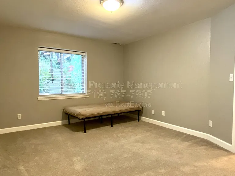 2825 Dristol Dr — Photo 36