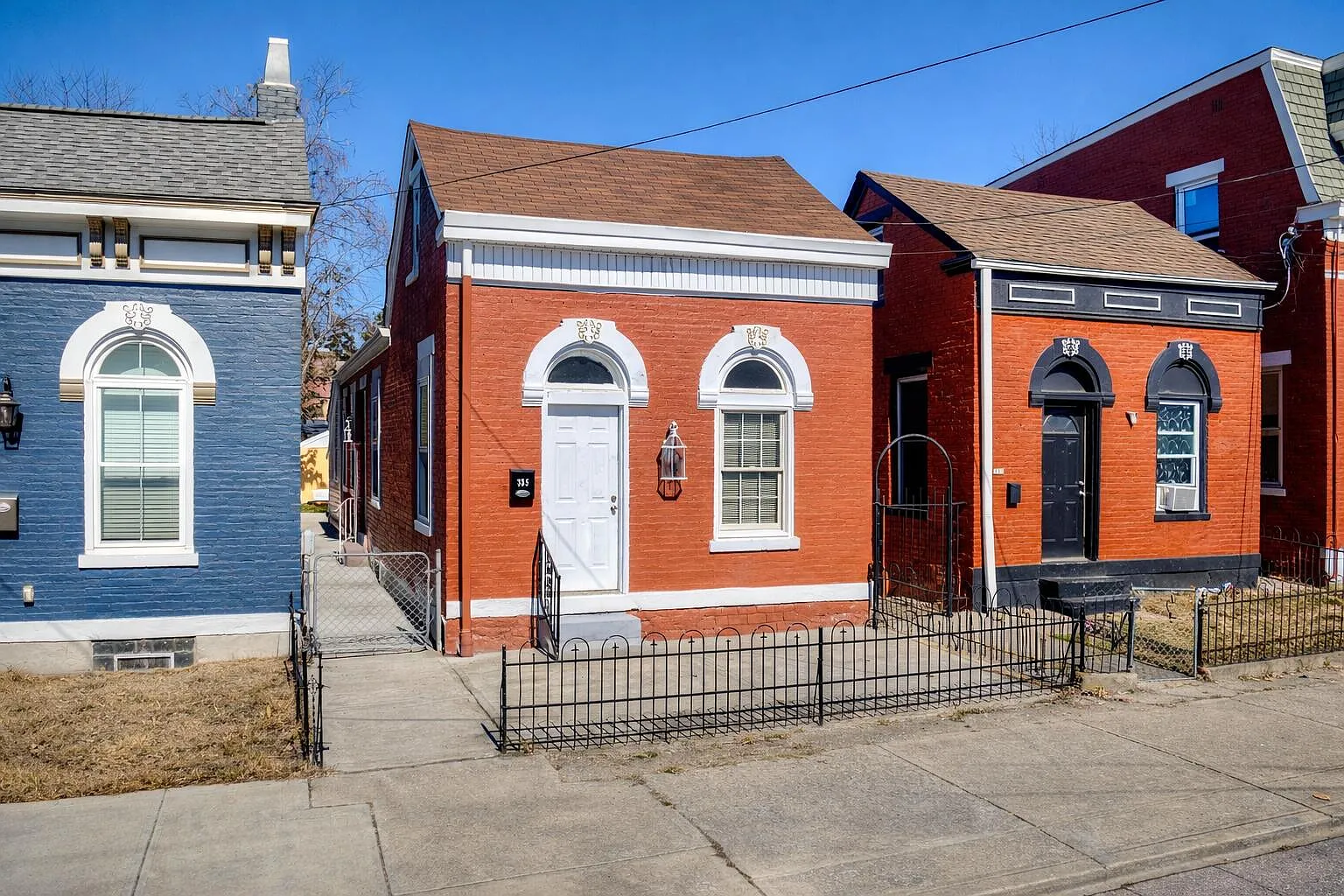 335 Keturah St photo 1