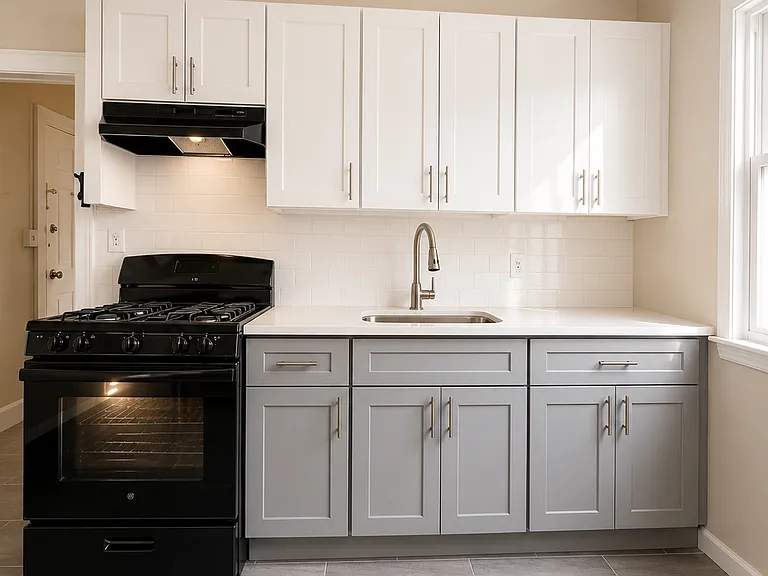45-47 Fuller Pl #2R — Photo 1