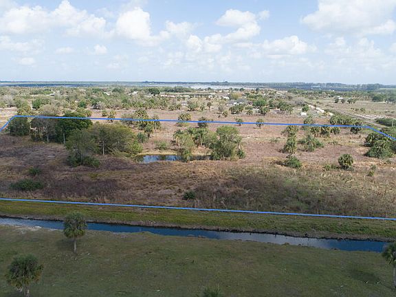 3rd image of 20637 Simone Drive