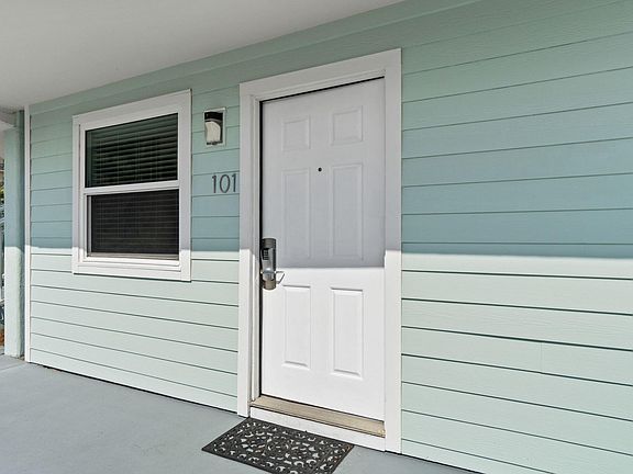 3rd image of 885 Santa Rosa Blvd Unit 101