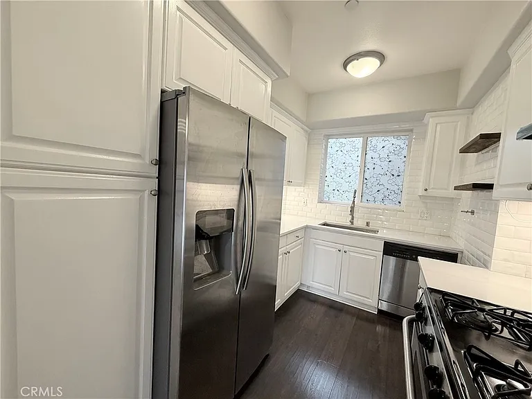 3401 S Bentley Ave #203 — Photo 7