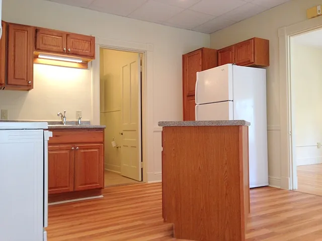 9-17 Warren St #1 — Photo 3