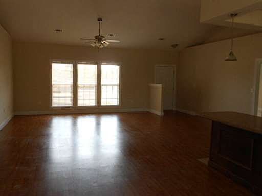 5th image of 3002 Ettral Ave