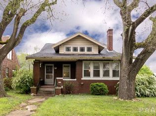 2915 N Sheridan Rd, Peoria, IL 61604