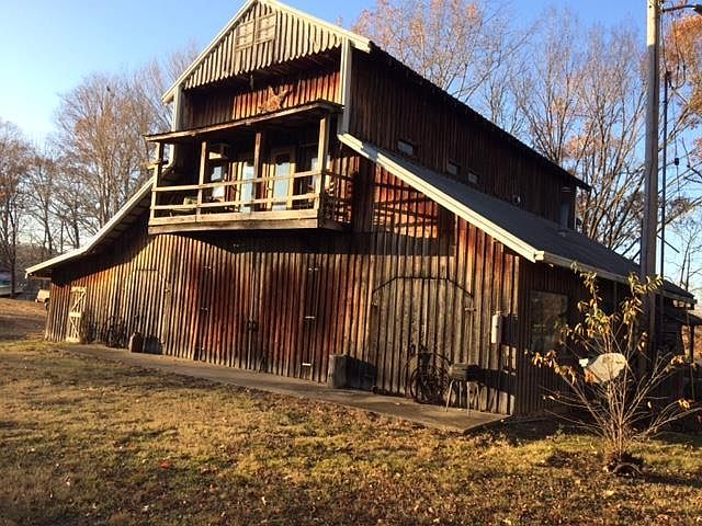 1st image of 1024 Lakeview Cir