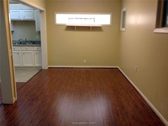 4th image of 1525 Wolf Run