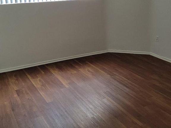3rd image of 11922 Kling St #108