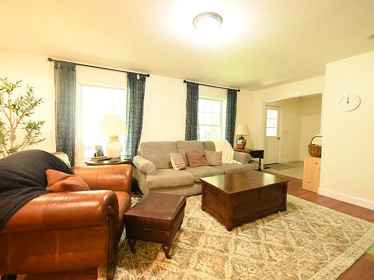 54 Lakeside Dr — Photo 5