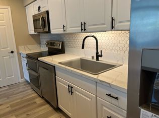 Los Arboles Apartments, Del Mar, CA 92014