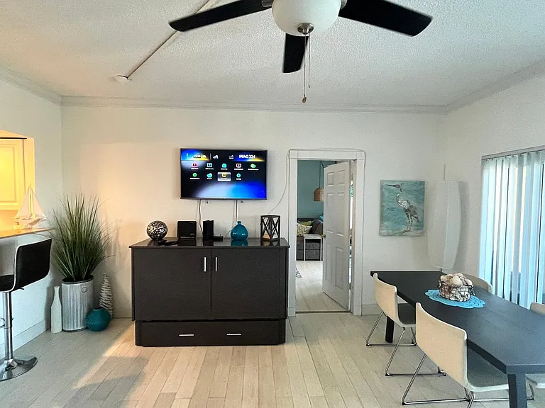 880 Mandalay Ave #C404 — Photo 3