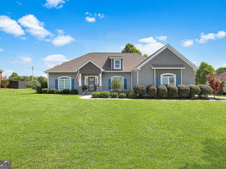 1st image of 303 Jeremiah Ct