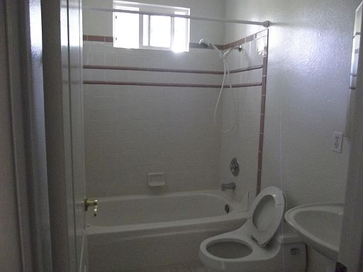 4th image of 5644 Helen Way