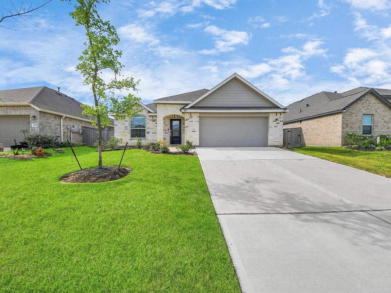 3 bed, 2.0 bath, 1485 sqft, $1,995 — Photo 2