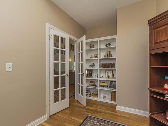 5th image of 6615 Shady Oaks Pl