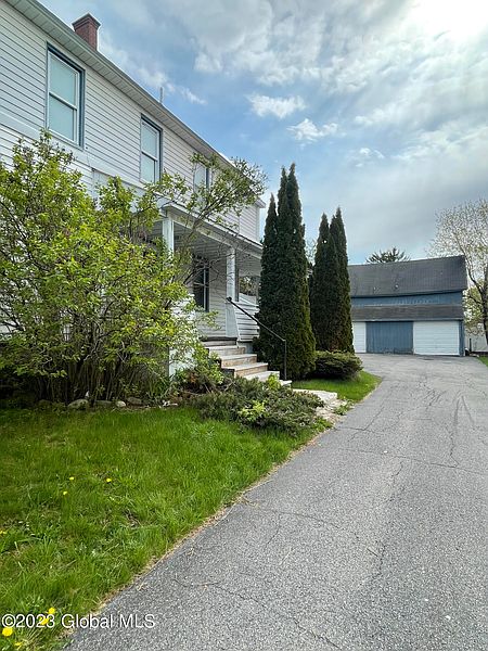 4th image of 231 Locust Avenue