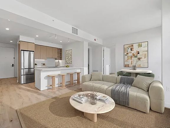 4th image of 636 W 158th St #15B